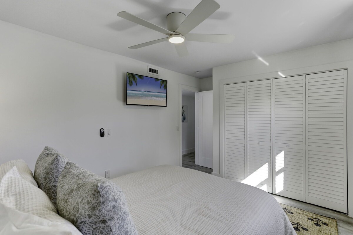 Photo 13 of Newly Renovated 4 bedroom, 3 bathroom home less than 1 mile to the beach