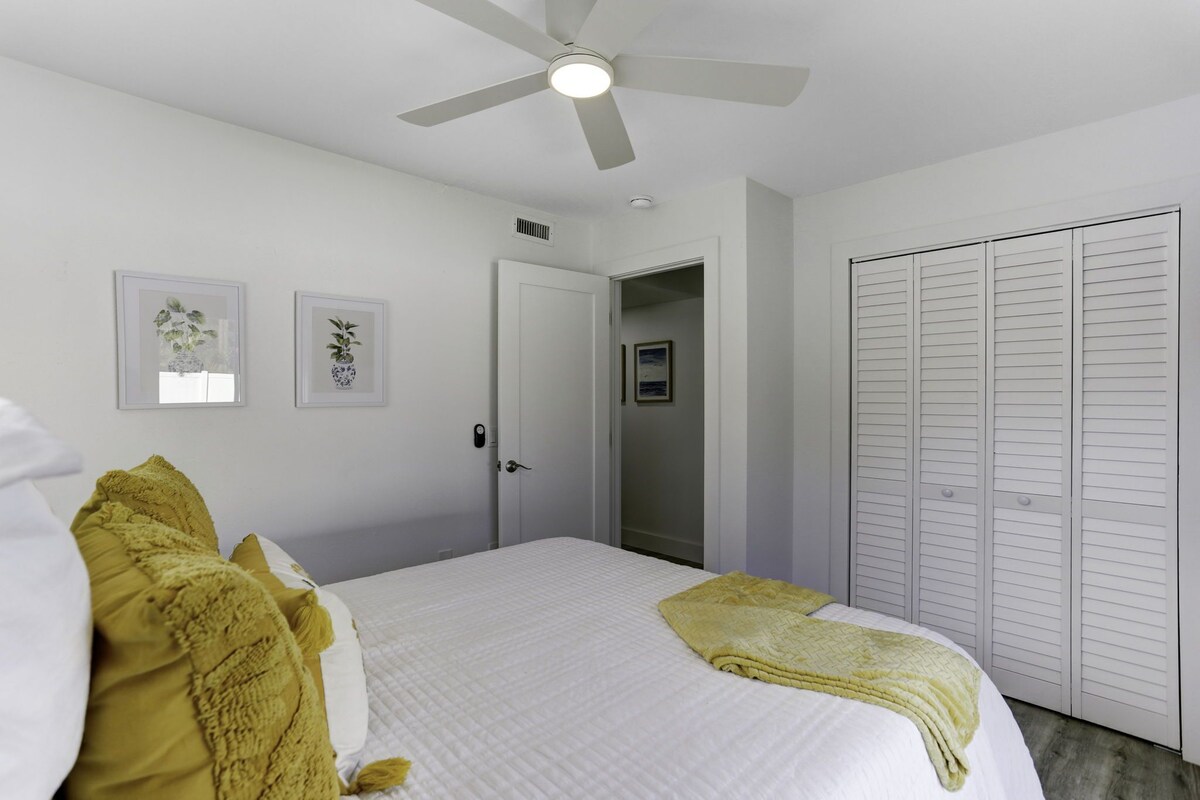 Photo 14 of Newly Renovated 4 bedroom, 3 bathroom home less than 1 mile to the beach