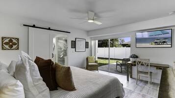 4 makuuhuonetta, työpöytä, silitysrauta/-lauta, ilmainen Wi-Fi