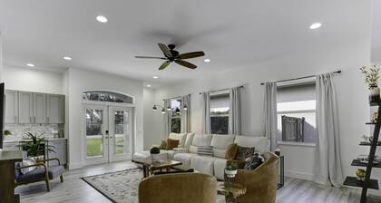 Newly Renovated 4 bedroom, 3 bathroom home less than 1 mile to the beach