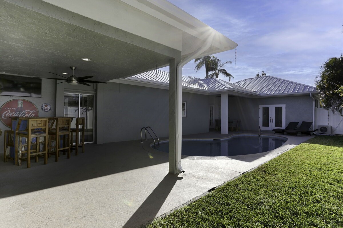 Photo 35 of Newly Renovated 4 bedroom, 3 bathroom home less than 1 mile to the beach
