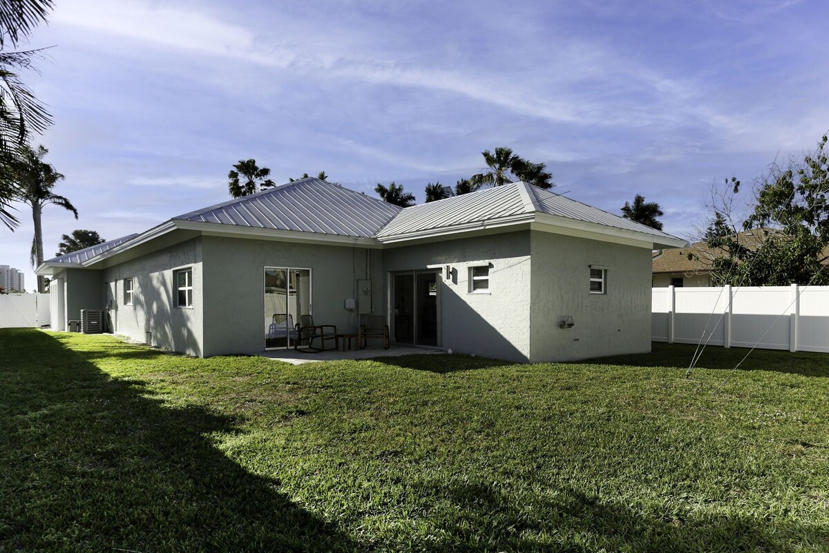 Photo 34 of Newly Renovated 4 bedroom, 3 bathroom home less than 1 mile to the beach