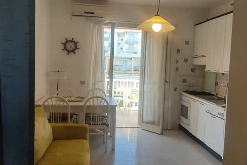 "Peonia" Apartment a Few Meters From the Sea