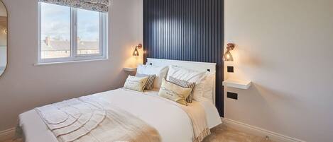 2 sovrum, strykjärn/strykbräda och sängkläder