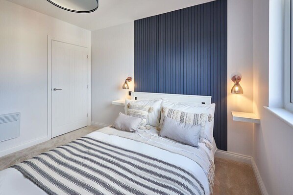 2 bedrooms, iron/ironing board, bed sheets