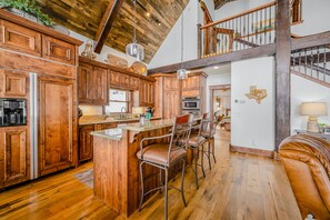 Fridge, microwave, oven, stovetop - Pagosa Blue Retreat, Mountain Views w/ Hot Tub (Pagosa Springs)