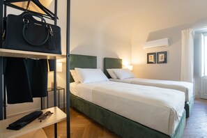 2 Schlafzimmer, Schreibtisch, schallisolierte Zimmer