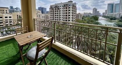 Lux BnB I Una Tower I Lakes View