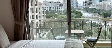 Panorama-lejlighed | 2 soveværelser, pengeskab på værelset, individuelt design