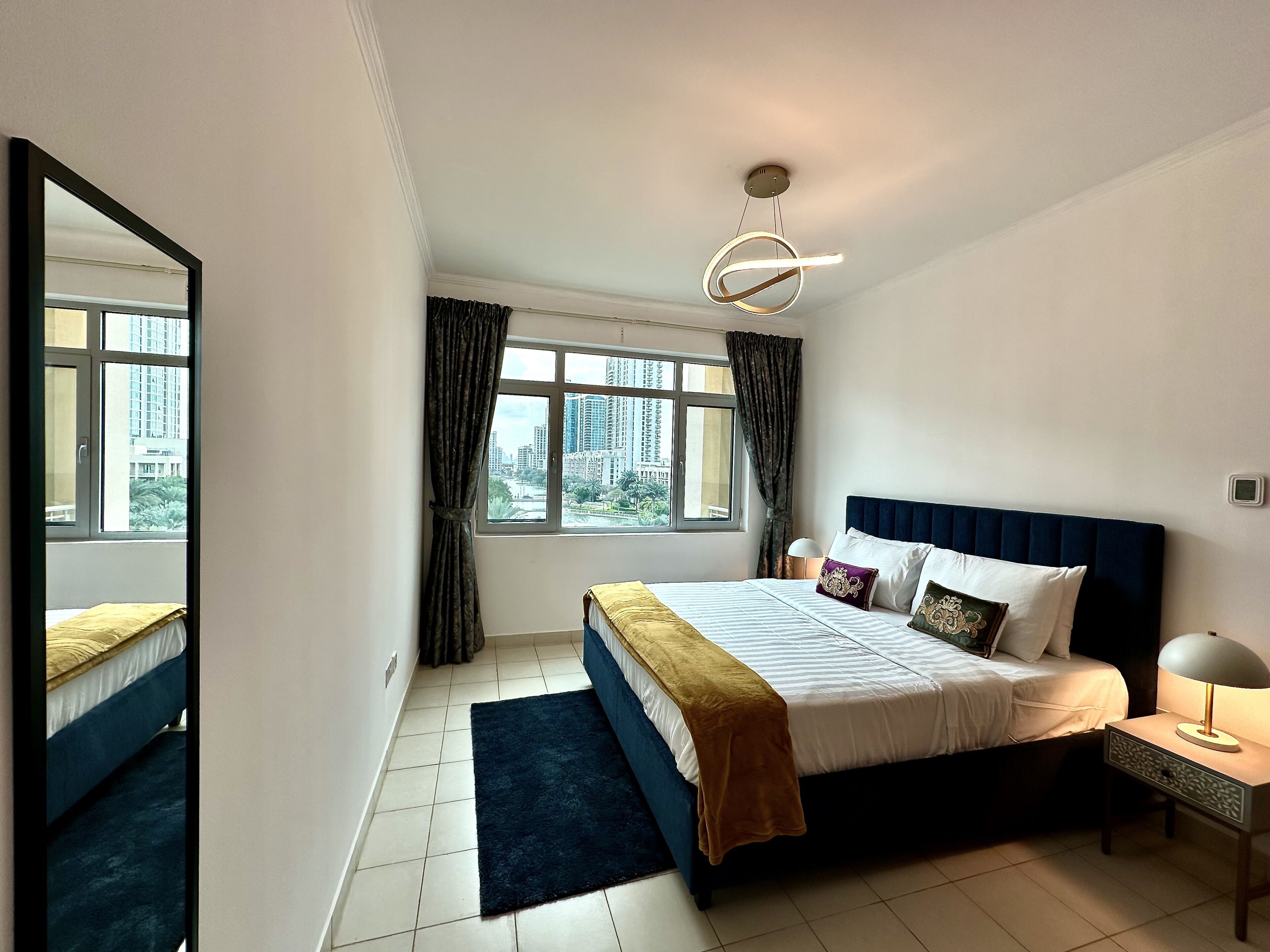 Panoramic Apartment | 2 bedrooms, in-room safe, individually decorated, individually furnished