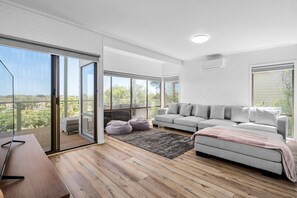 Smart TV - Beautiful Beauna Vista Views (Rye)