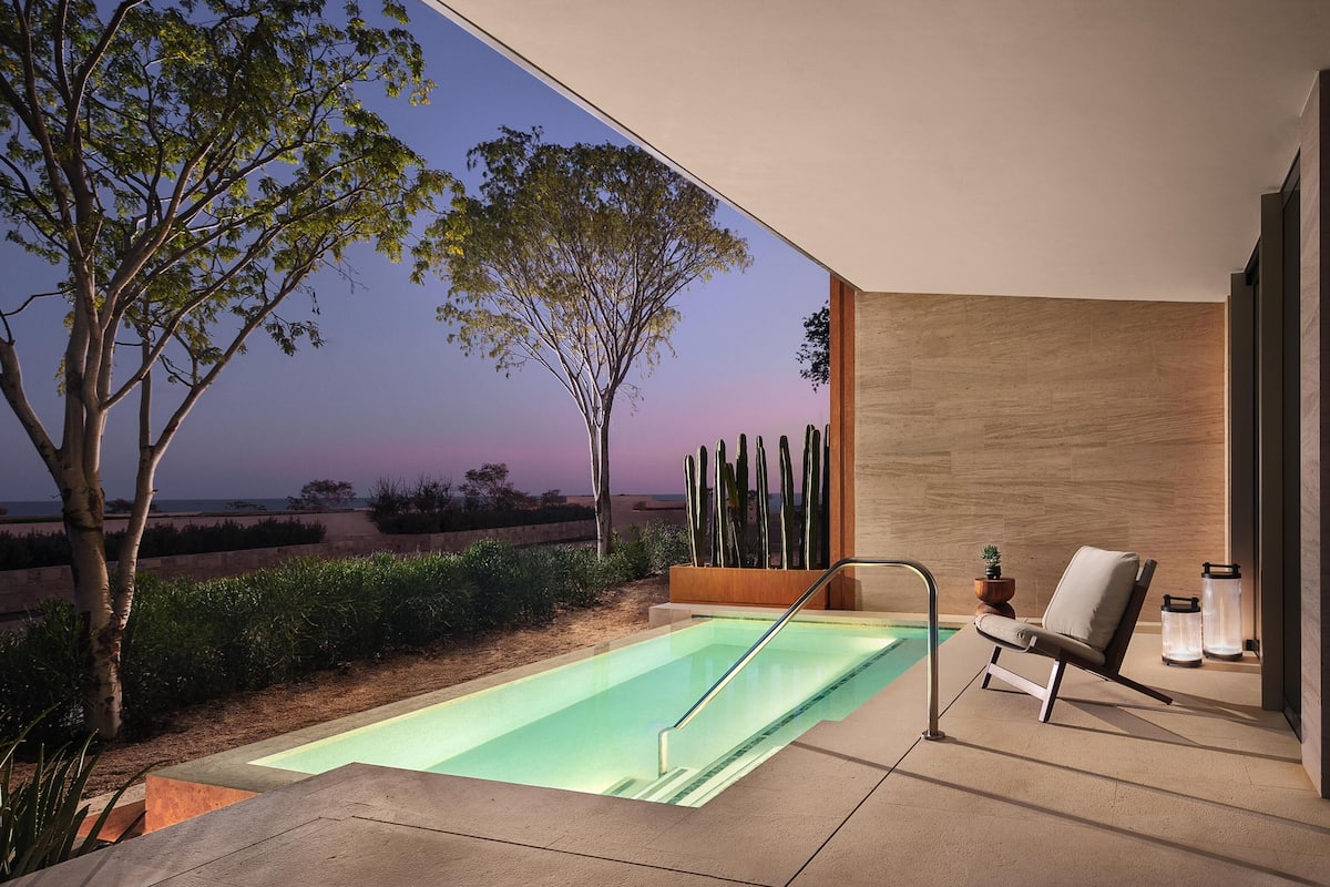 高档床上用品、羽绒被、加厚床垫、免费迷你吧物品