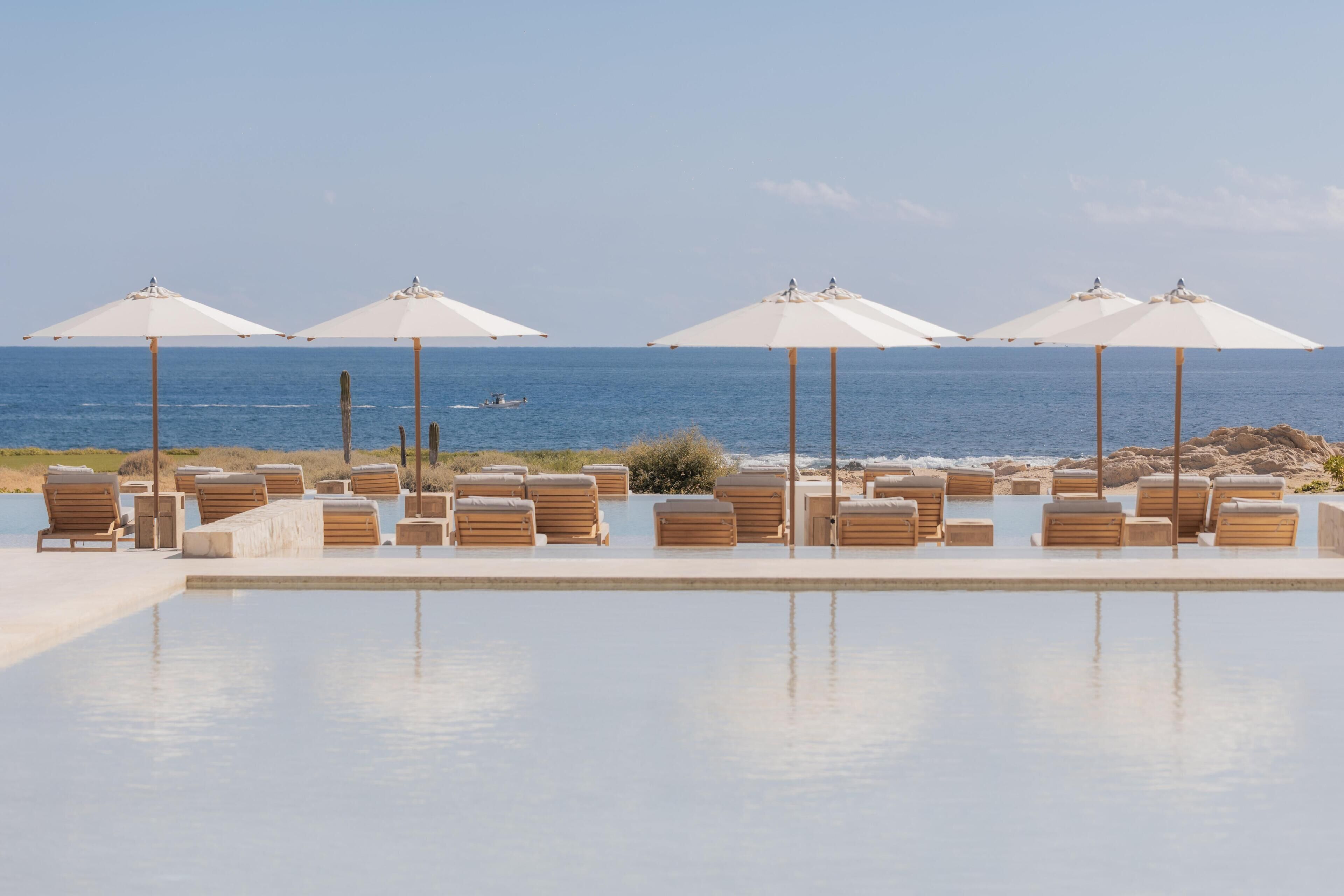 5 Außenpools, Cabañas (gegen Gebühr), Sonnenschirme