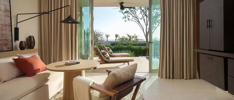 Premier Suite, Patio, Partial Ocean View (Plunge Pool) | Premium bedding, down comforters, pillowtop beds, free minibar items