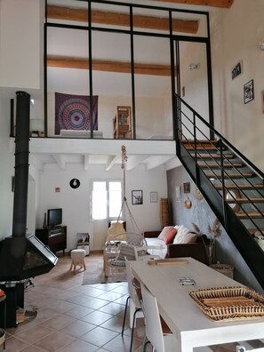 TV, fireplace, DVD player, ping pong - Villa Bohème (Rognes)