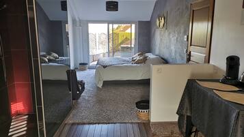 1 habitación, cuna de viaje, wifi y ropa de cama