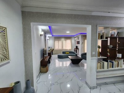 Appt 2ch. à Gombe/meublé-très Confortable/près Hôtel Rotana/quartier Sécurisé