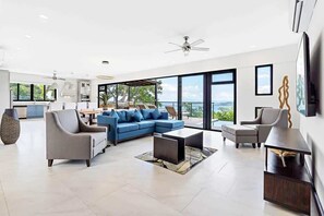 Televisión y oficina 