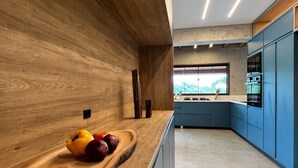 Casa com piscina e praia privativa | Private kitchen | Oven, stovetop, blender, griddle - Casa M5 (Mangaratiba)