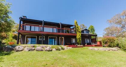 10 Kanangra Crescent - Entire