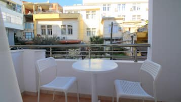 Habitación Confort con 2 camas individuales | Balcón