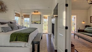 1 bedroom, iron/ironing board, WiFi (free), bed sheets - Magnolia Cottage at Julep Farms (Dillard)