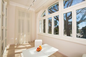 Dining - Luxurious Apartment Villa Sokol Opatija center (Opatija)