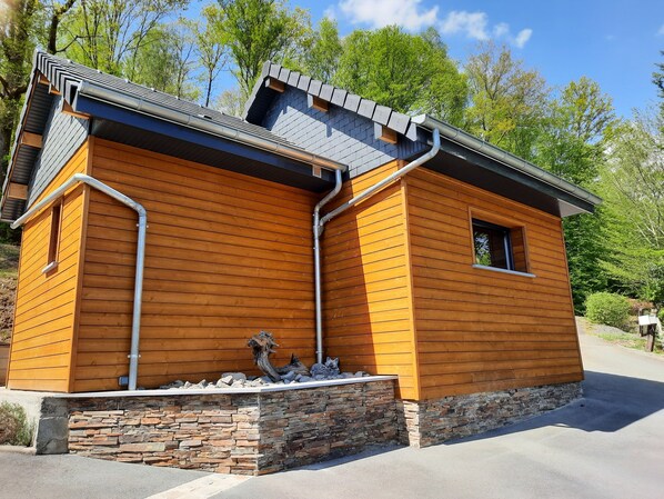 Exterior - Chalet à L'orée du Bois + 1 Place de Parking (Tournavaux)