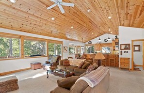 Smart TV, fireplace, offices