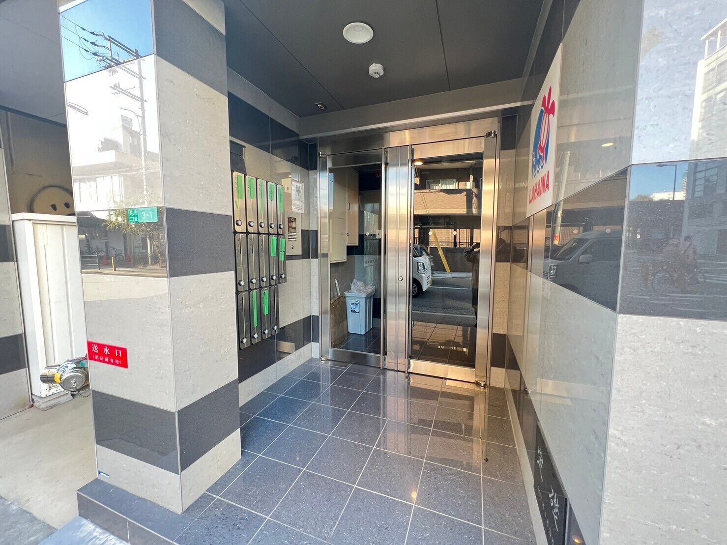 内部エントランス