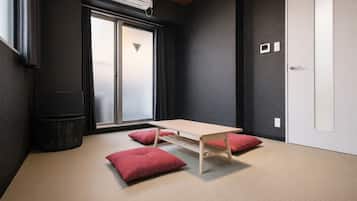 1 bedroom, blackout drapes, free WiFi, bed sheets