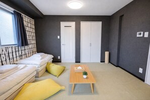 1 多间卧室、遮光窗帘、免费 WiFi、床单