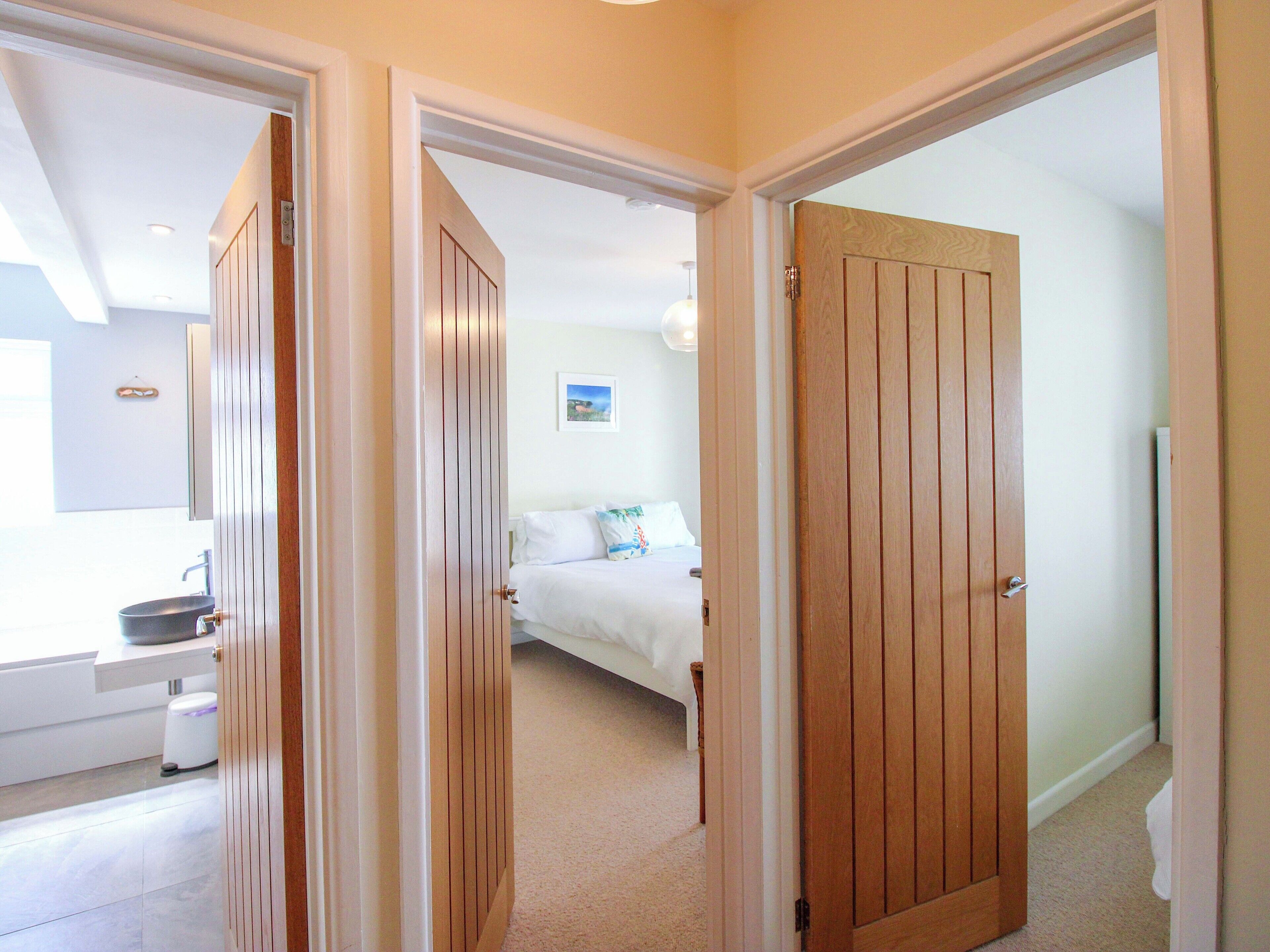 Cottage | 3 bedrooms, individually decorated, individually furnished, free WiFi