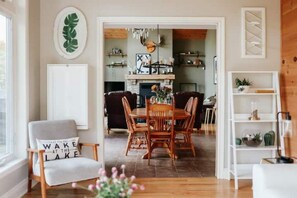 Smart TV, chimenea y tenis de mesa 