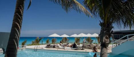 Kolam renang outdoor