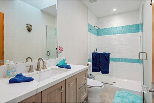 newly renovated one bedroom apartment

