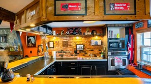 雪櫃、微波爐、焗爐、爐具