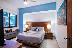 2 bedrooms, iron/ironing board, Internet, bed sheets - Rooftop Views + Gym + Parking | 2BR in Versalles (Puerto Vallarta)