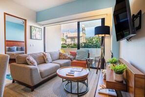 TV - Rooftop Views + Gym + Parking | 2BR in Versalles (Puerto Vallarta)