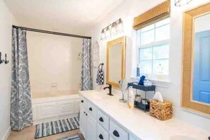 Handtücher, Seife, Toilettenpapier