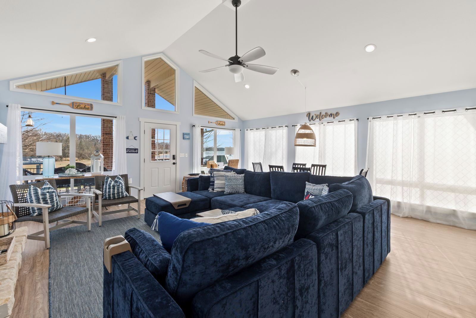 Pelican Estates Lake House At Cedar Creek Lake On Wide Cove In Gated Community. - 로그 캐빈