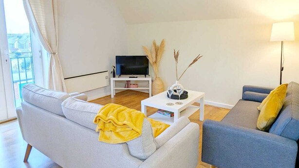 Living area - Charming 2-bed Apartment in Ipswich (Ipswich)