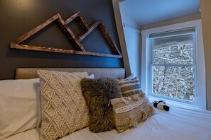 2 habitaciones, tabla de planchar con plancha y cuna de viaje