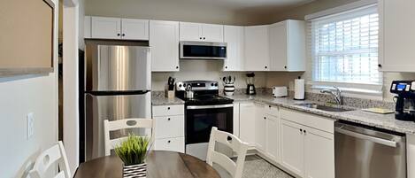 Fridge, microwave, stovetop, dishwasher