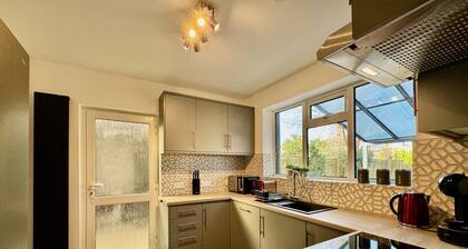 Sandringham House Serene Escape Cottage