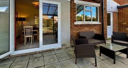 Sandringham House Serene Escape Cottage