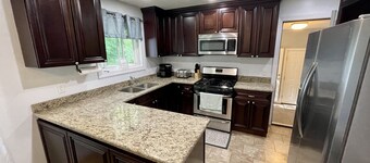 Cozy 3-bedroom house in Saybrook on the Lake 4.2 m. To GOTL, 10 m. Spire