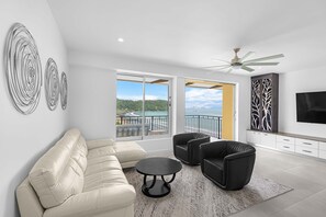 Smart TV - Luxury Ocean front condo on Jaco Beach! (Jaco)