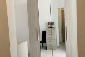 Interior - Central apartment in front of the marina (Cagliari)