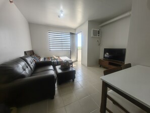 Comfort Studio, 1 Double Bed, Non Smoking, Kitchen | Living area - Plumera Mactan Studio Condo (Lapu-Lapu)